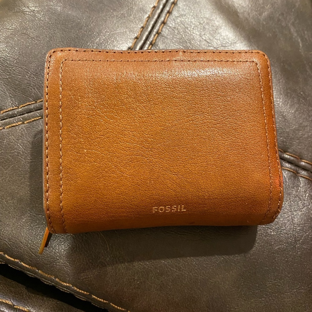 Brown Leather Bifold Fossil Wallet!